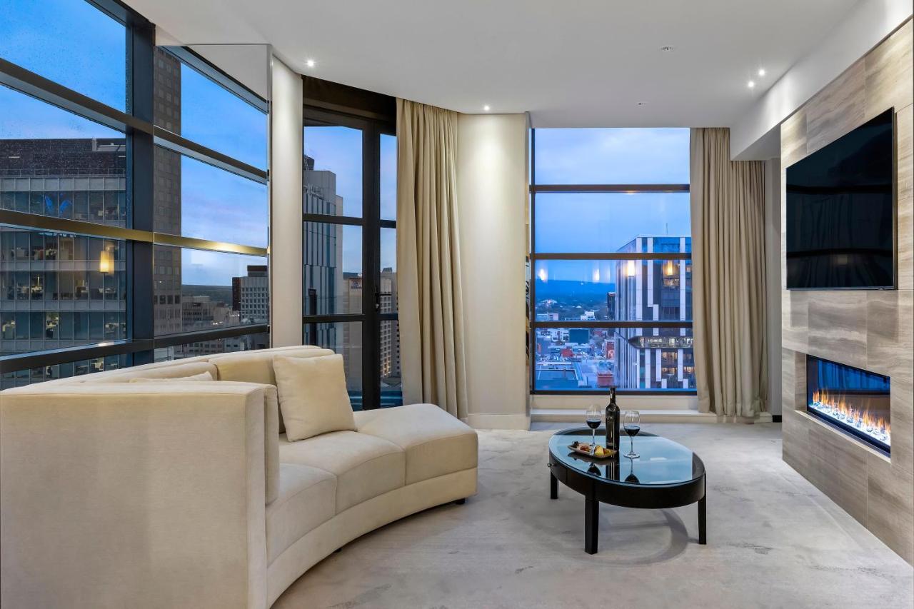 Peppers Waymouth Hotel Adelaide Bagian luar foto Living room