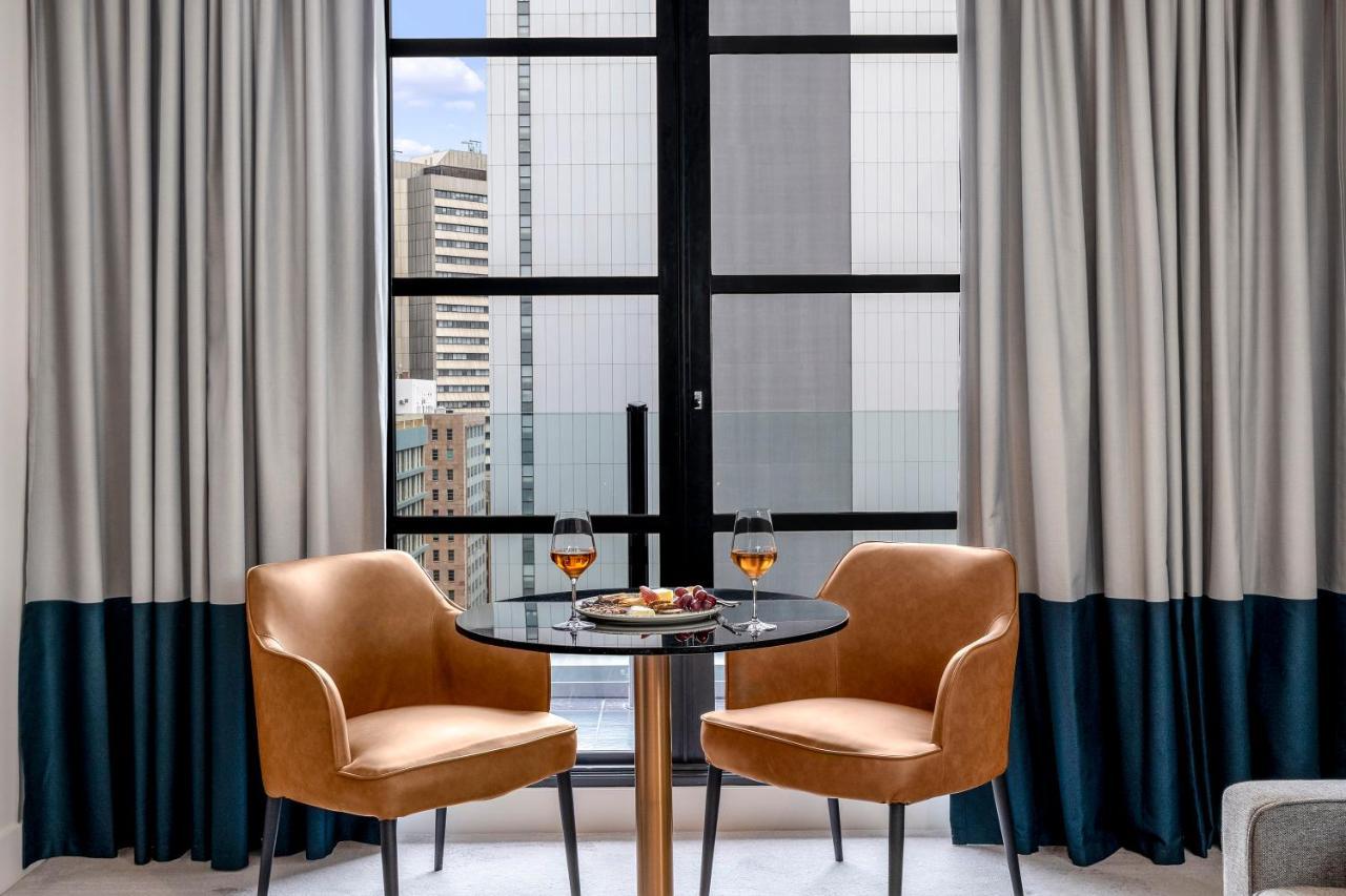 Peppers Waymouth Hotel Adelaide Bagian luar foto A room at the hotel
