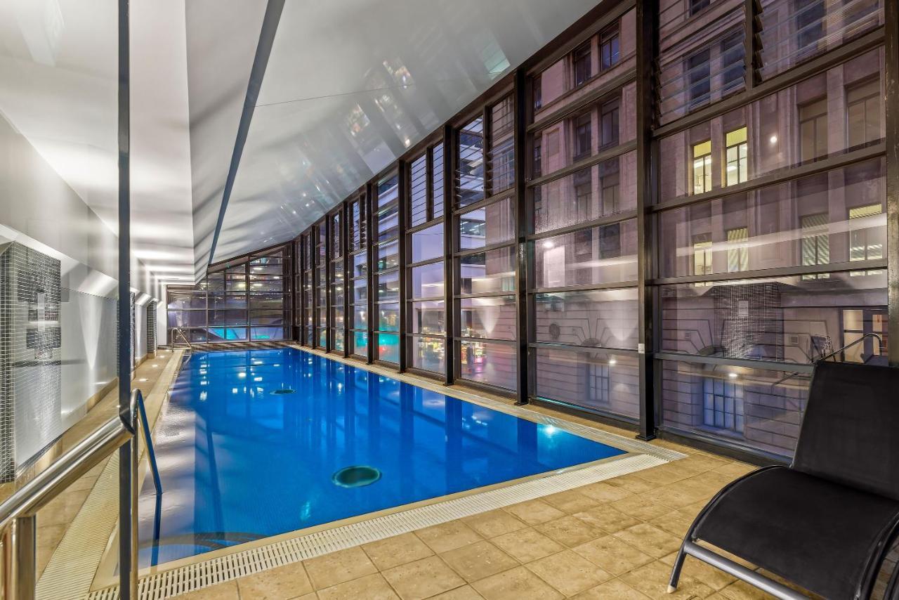 Peppers Waymouth Hotel Adelaide Bagian luar foto The pool at the hotel