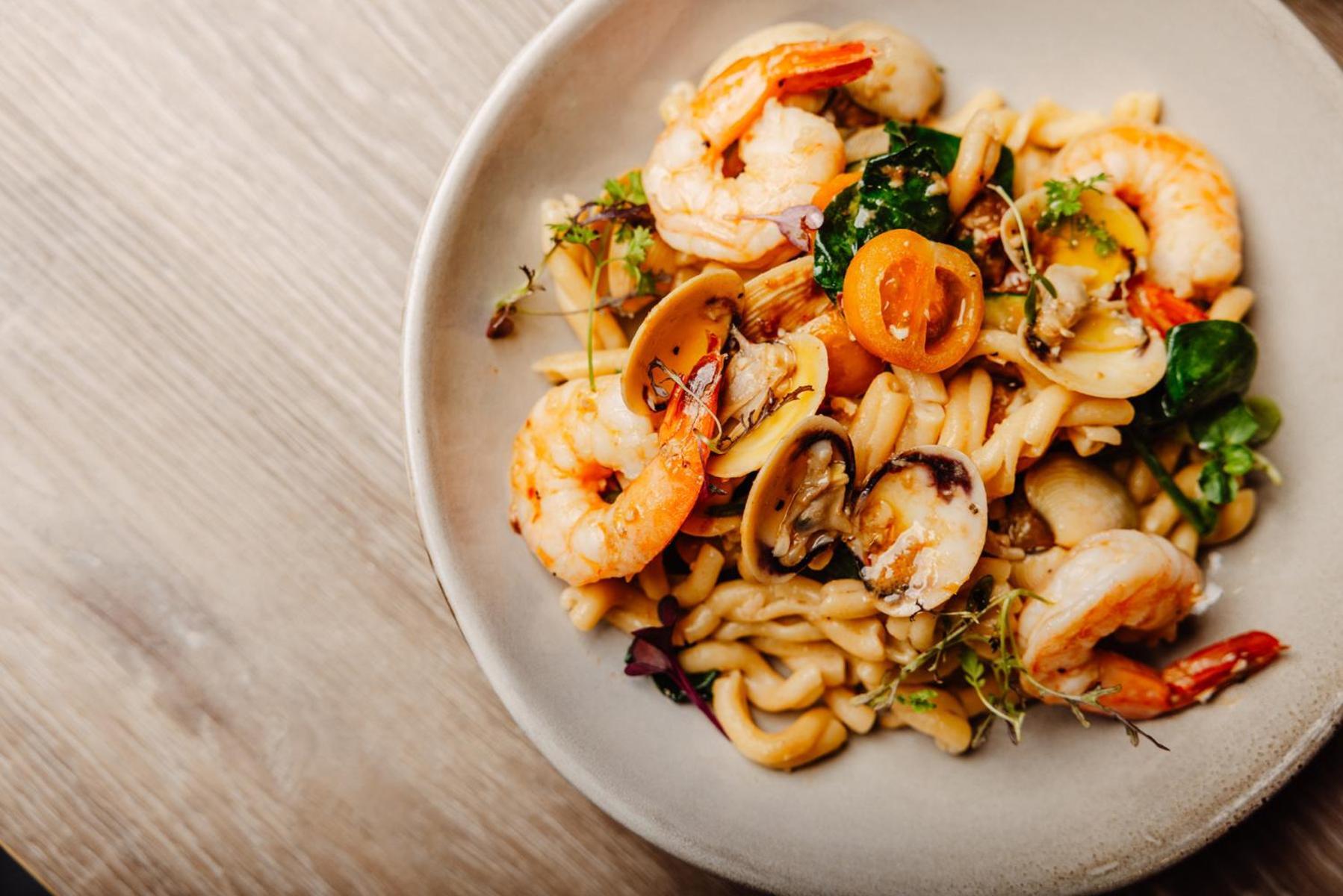 Peppers Waymouth Hotel Adelaide Bagian luar foto Seafood chow mein