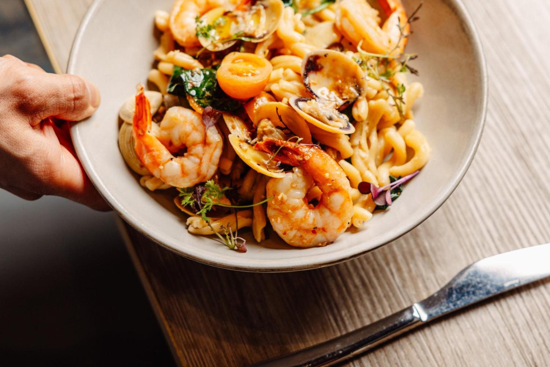 Peppers Waymouth Hotel Adelaide Bagian luar foto Shrimp and pasta